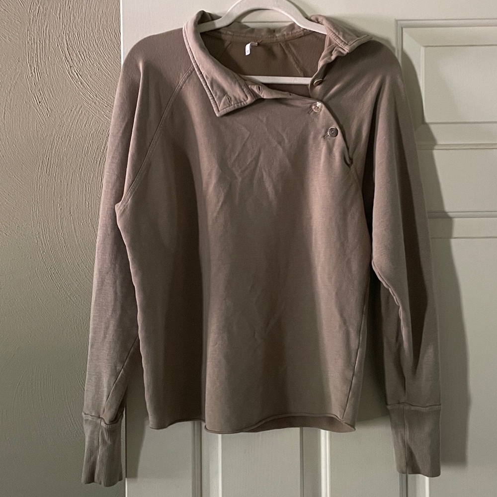 Free People Women’s Asymmetrical Collar Long-Sleeve Pullover. Size XS.